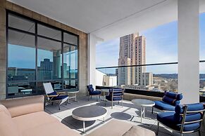 The Oaklander Hotel, Autograph Collection