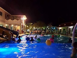 Turfan Hotel and Tigger Park