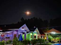 Turfan Hotel and Tigger Park