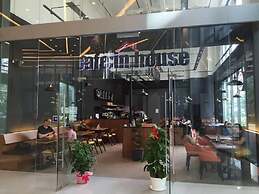 Mercu Summer Suites by JJ Cozy Homes