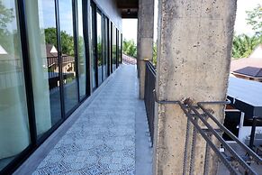 Black Elephant Boutique