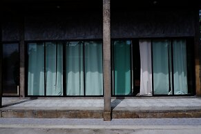 Black Elephant Boutique