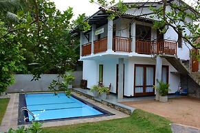 Villa Blue Water Hikkaduwa
