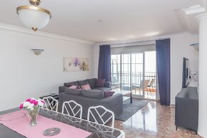 Beachfront 4BR Big groups or 2 families