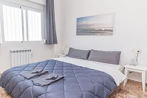 Beachfront 4BR Big groups or 2 families