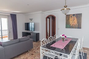 Beachfront 4BR Big groups or 2 families