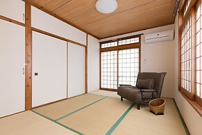 South Window Onna-son