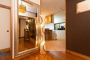 South Window Onna-son