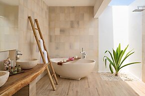 Kuredhivaru Resort & Spa Maldives