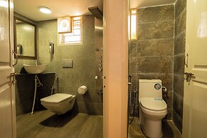 4 Seasons Suites