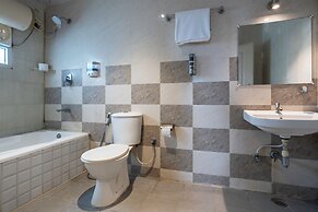 4 Seasons Suites