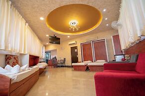 4 Seasons Suites