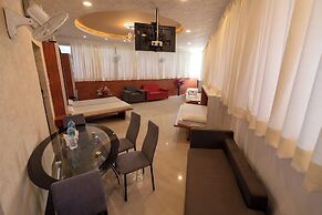 4 Seasons Suites