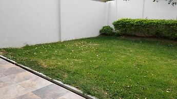Las Yagrumas Condo Escazu