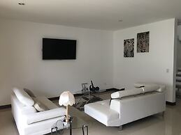 Las Yagrumas Condo Escazu