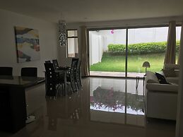 Las Yagrumas Condo Escazu