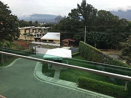 Las Yagrumas Condo Escazu