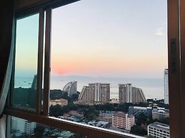 Lumpini Wongamat Suites