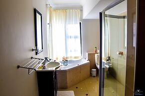 Boathouse Seaview Suites Guest House