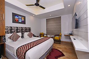 Staybook Hotel Nitya Maharani