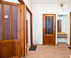 Folks Village Plowce House