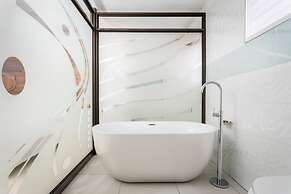 SelaMod Village guest House