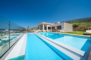 Villa Kedria with a panoramic ocean view