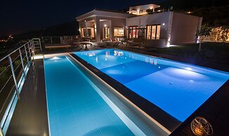 Villa Kedria with a panoramic ocean view