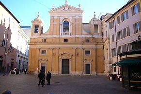 Little Queen Pantheon Residence