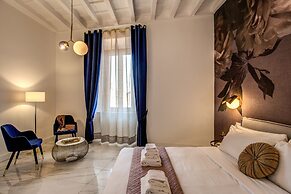 Little Queen Pantheon Residence