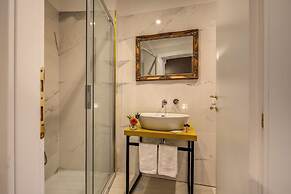 Little Queen Pantheon Residence