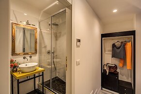 Little Queen Pantheon Residence