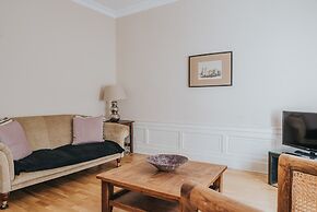 Reizand Apartments, Young St