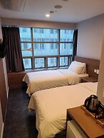 Calistar Hotel