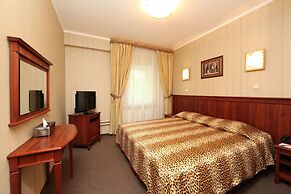 Jungle Hotel