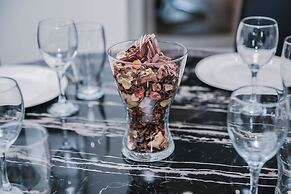 Riverside 2 Bed Apartment