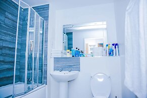 Riverside 2 Bed Apartment