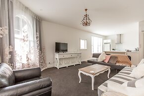 Provincial Apartment 2