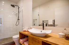 Provincial Apartment 2