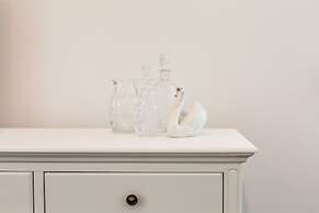 Provincial Apartment 2
