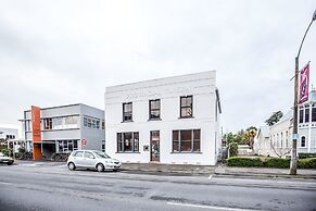 Provincial Apartment 2