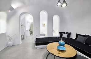 Cave Suite Oia