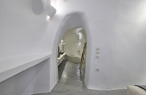 Cave Suite Oia