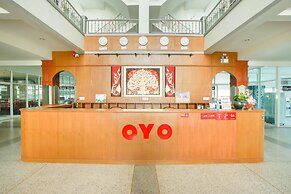 OYO 75394 Sakthong Grand Hotel