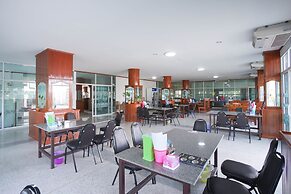 OYO 75394 Sakthong Grand Hotel