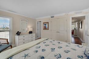Sea Oats 4 Bedroom Condo by RedAwning