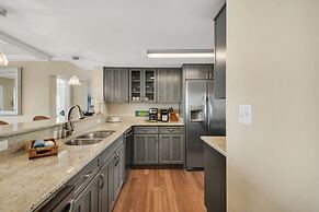 Sea Oats 4 Bedroom Condo by RedAwning