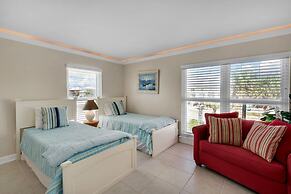 Sea Oats 4 Bedroom Condo by RedAwning