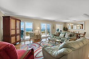 Sea Oats 4 Bedroom Condo by RedAwning