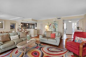 Sea Oats 4 Bedroom Condo by RedAwning